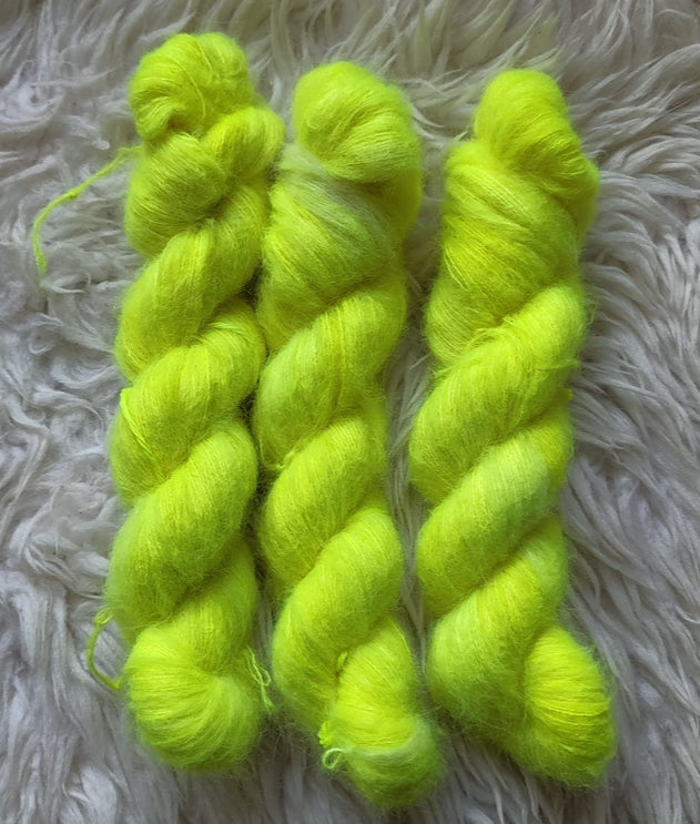 50g (vyyhti) neonkeltainen pilvi