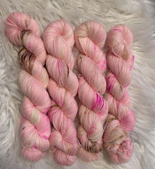 100g pinkkiruskea pehmis