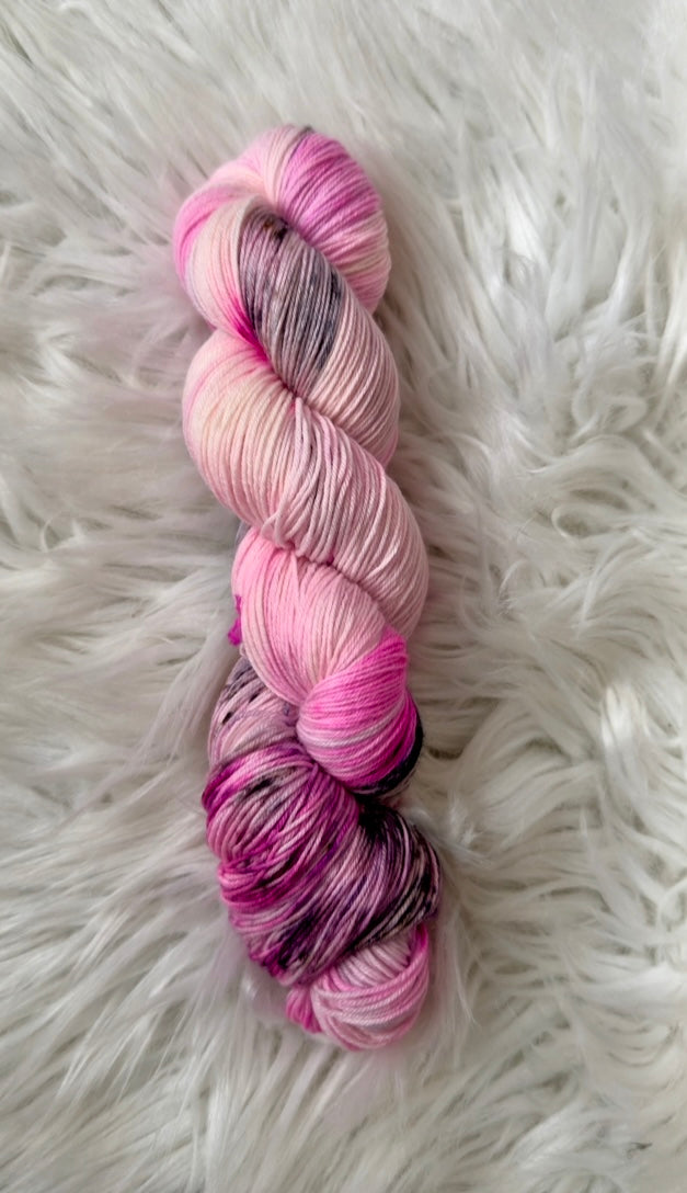 100g pinkkimustalila ohut pehmosukkis