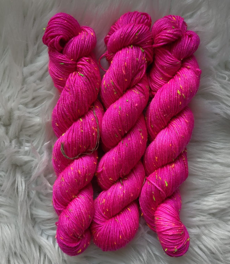 100g pinkki merinotweed