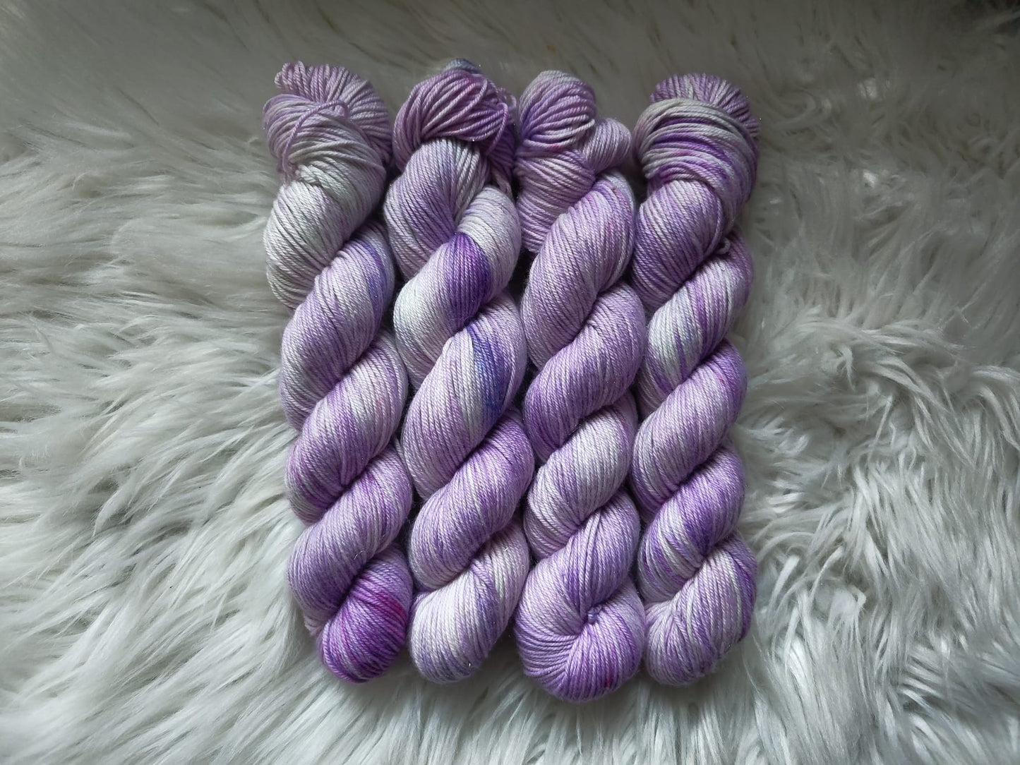 100g violettinen kimallemerino
